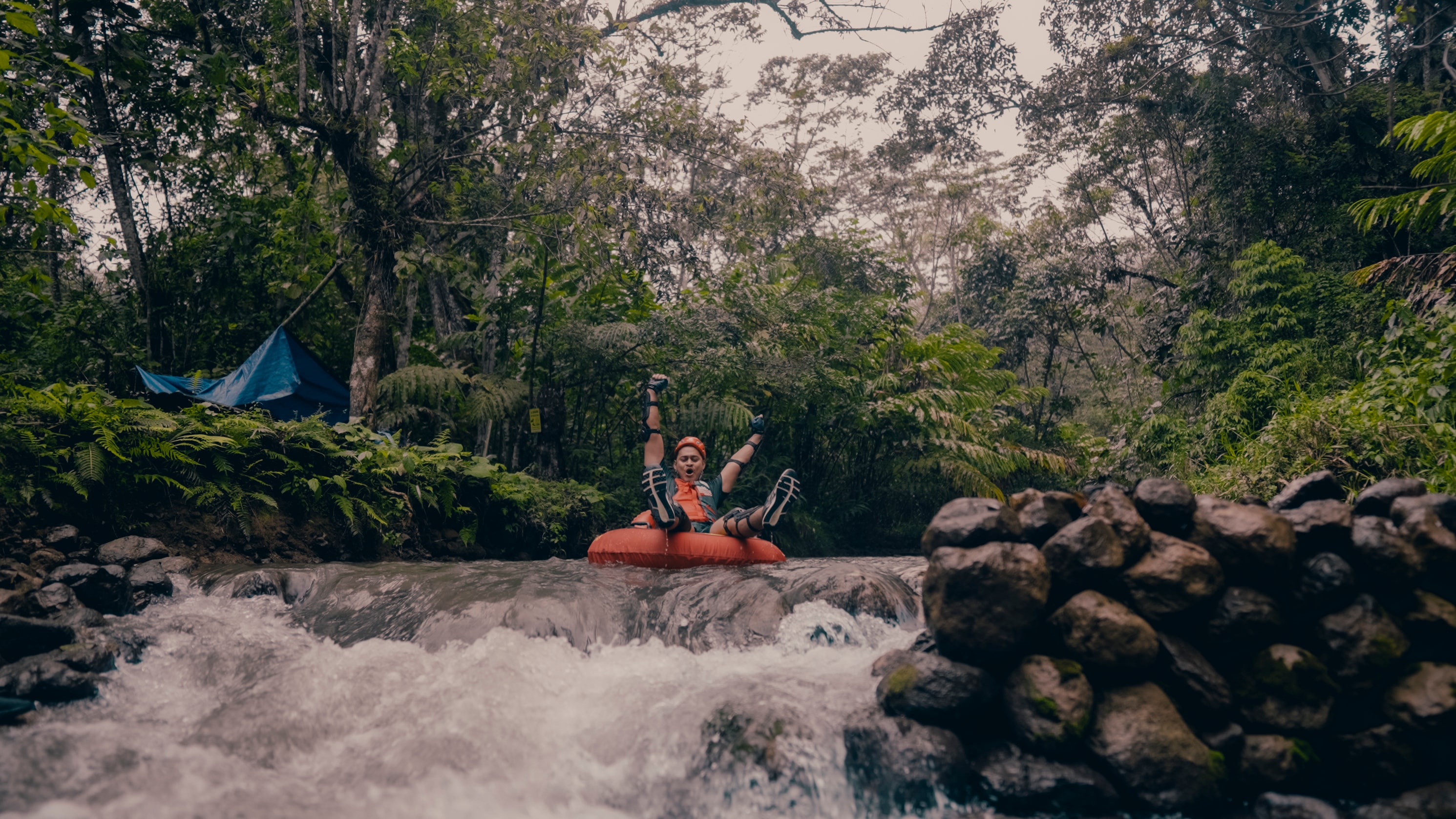 River tubing adventure near Lake Yojoa